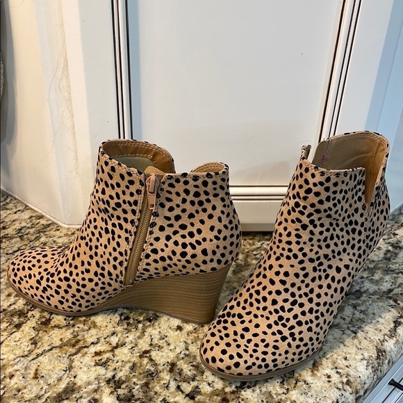 Soda Leopard Print Ankle Boots - Picture 2 of 14